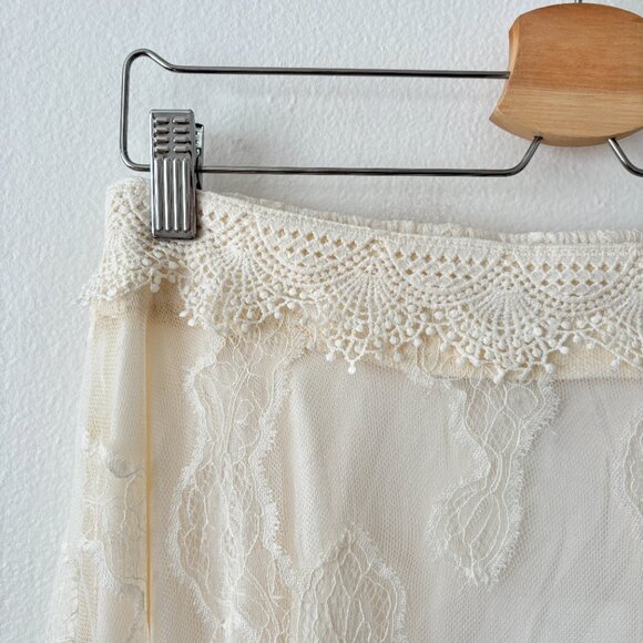 Choklate Paris Asymmetrical Lace Skirt - Picture 6 of 10